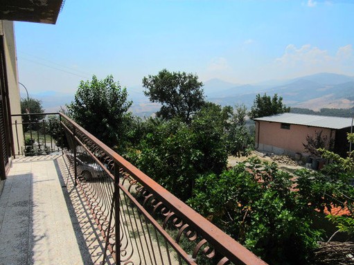 Apartment with attic, of 100sqm plus 50sqm of attic. Open, valley and mountain views1