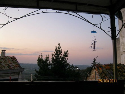 Habitable, in lively town with fantastic terrace and three bedrooms11