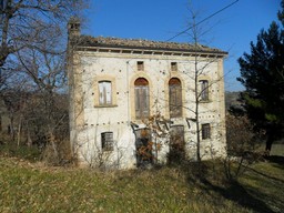 Original stone building to renovate with 2000sqm of land, 5km to Guargiagrele 1