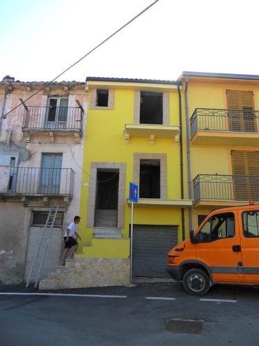 Partly renovated town house in Casoli 1