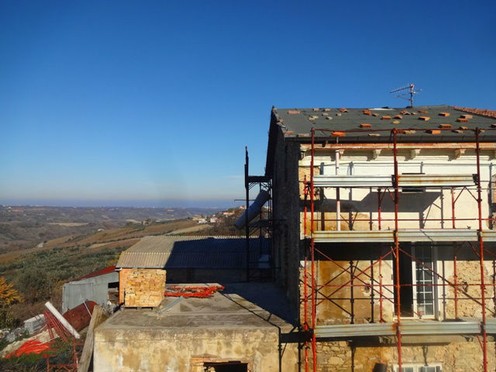 House with barn and 9000sqm of land. Sea and mountain view1